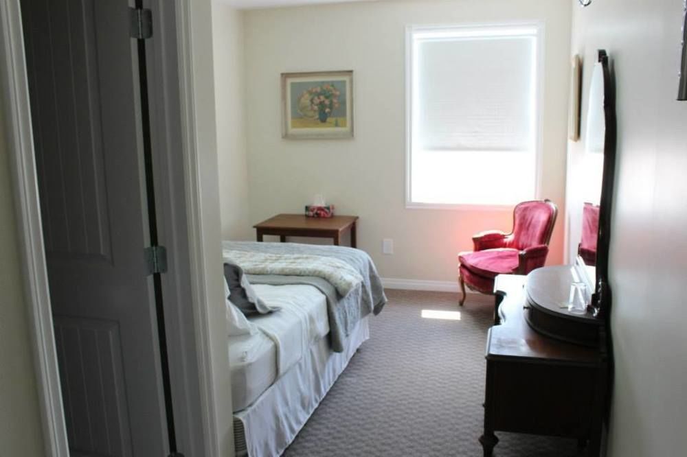 Honeycomb Bed & Breakfast Onanole Exterior photo